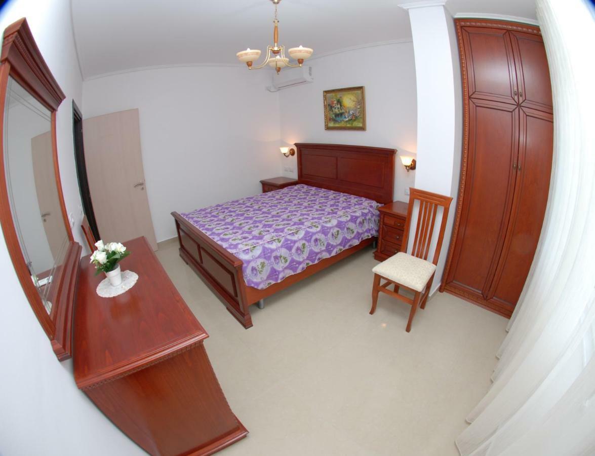 Erti'S Apartments Sarandë 外观 照片