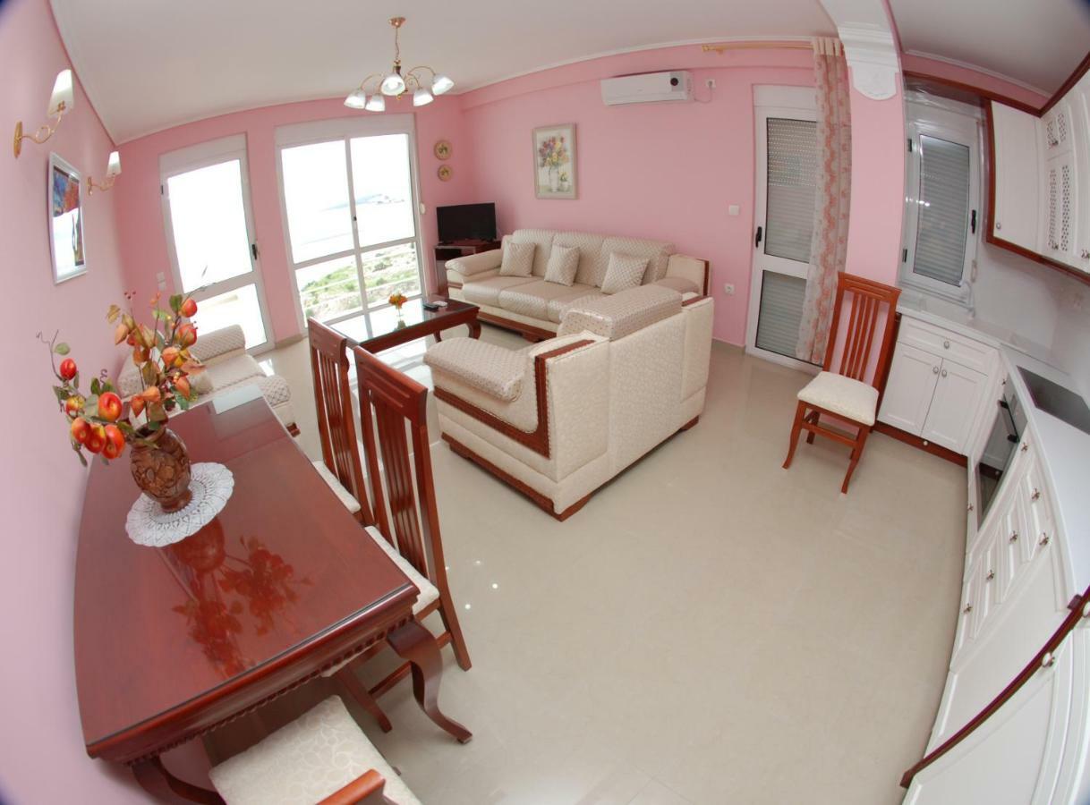 Erti'S Apartments Sarandë 外观 照片